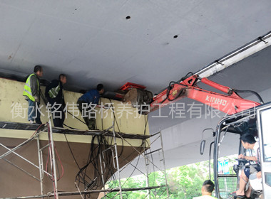 南昌昌湾立交桥盆式支座更换
