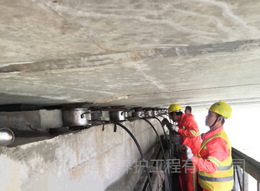 昌湾公路立交桥支座更换