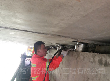 鄱阳湖桥梁顶升