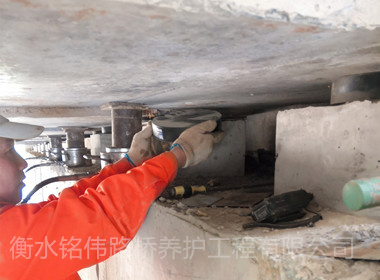 长河大桥更换橡胶支座